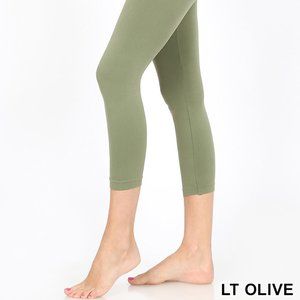 6 PACK!! SEAMLESS CLASSIC CAPRI LEGGINGS
